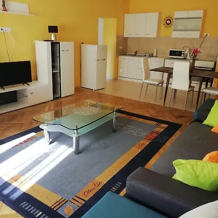 Tokaji Lux Apartman ホテル