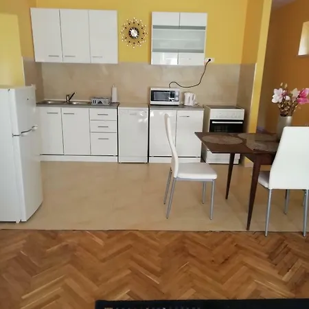 Tokaji Lux Apartman * ミシュコルツ