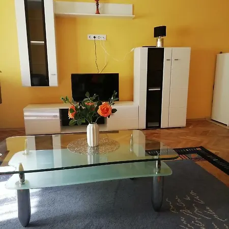 Tokaji Lux Apartman ホテル *